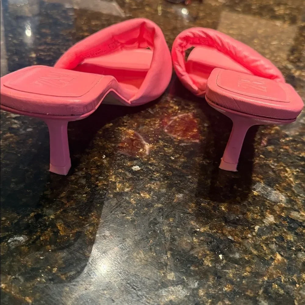 Zara Coral Pink Heels - Thick Comfortable Shoe Casual Size 7.5 LIKE NEW